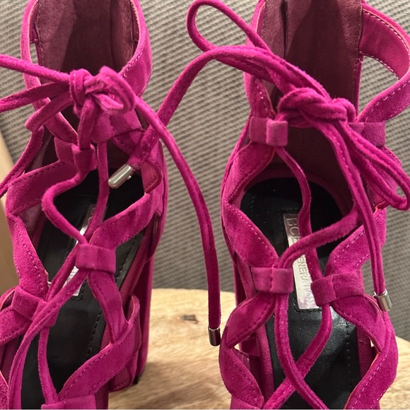 BCBG suede block heel - Picture 3 of 5